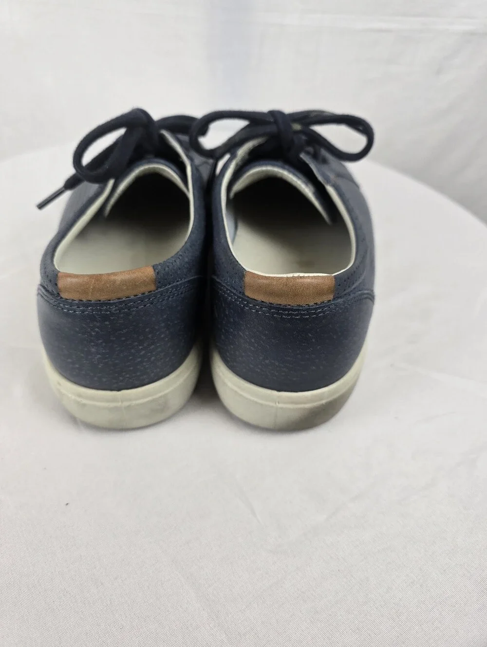 ECCO Men's Casual Slip-On in Navy and Cream Shoe Sz 9